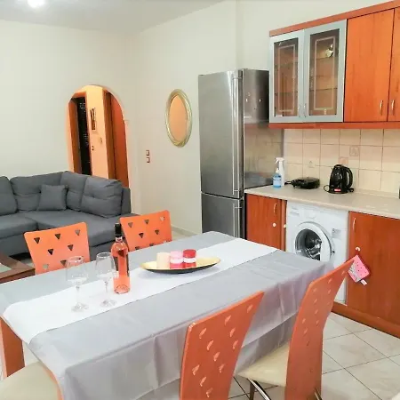 Rodini Sun Apartman *